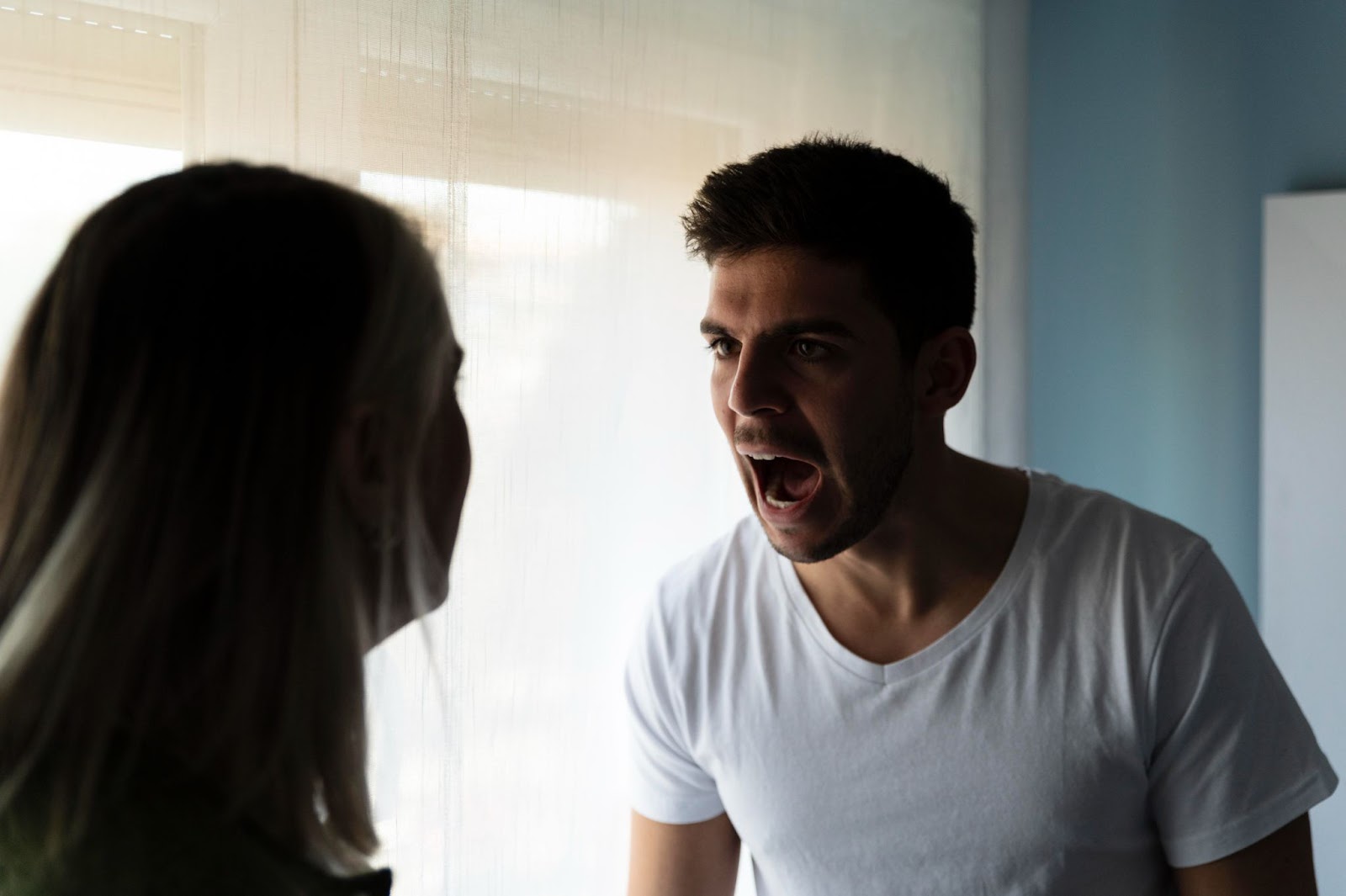How to Spot Manipulative Behavior in Men?