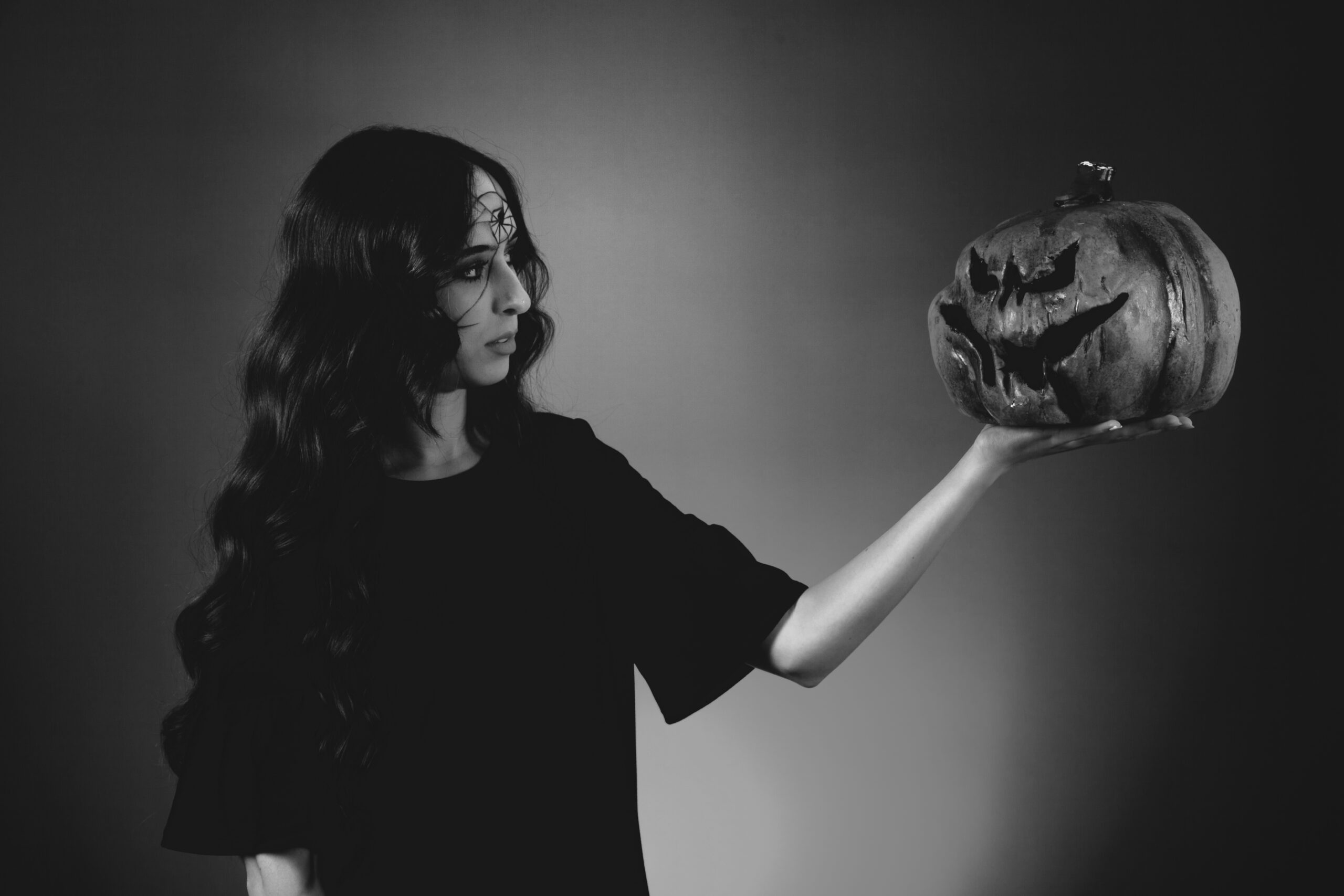 Top 7 Dark Psychology Techniques in Everyday Life